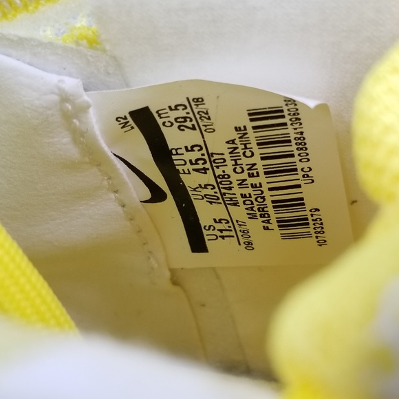 Nike Vapor Untouchable 3 Elite Football Cleats - Picture 8 of 8